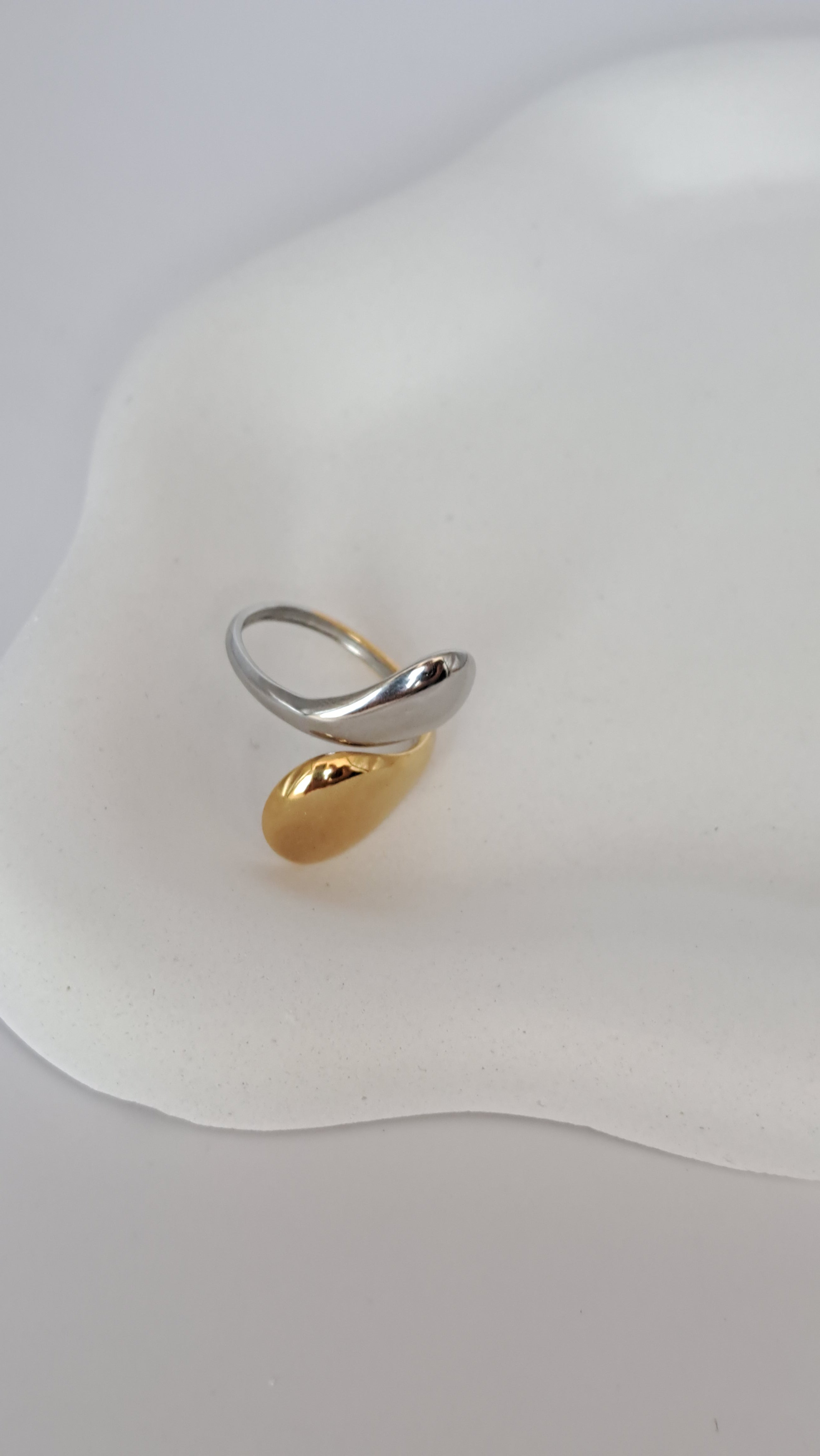 Anillo de acero inoxidable gotas bicolor