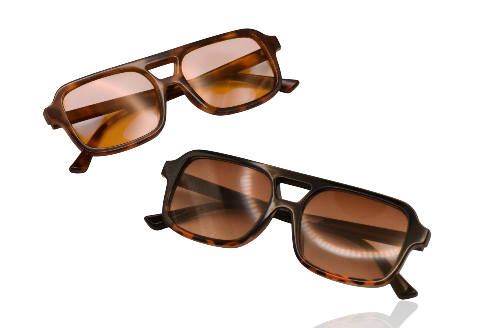 Gafas de sol retro tortoise con puente y lente degradada