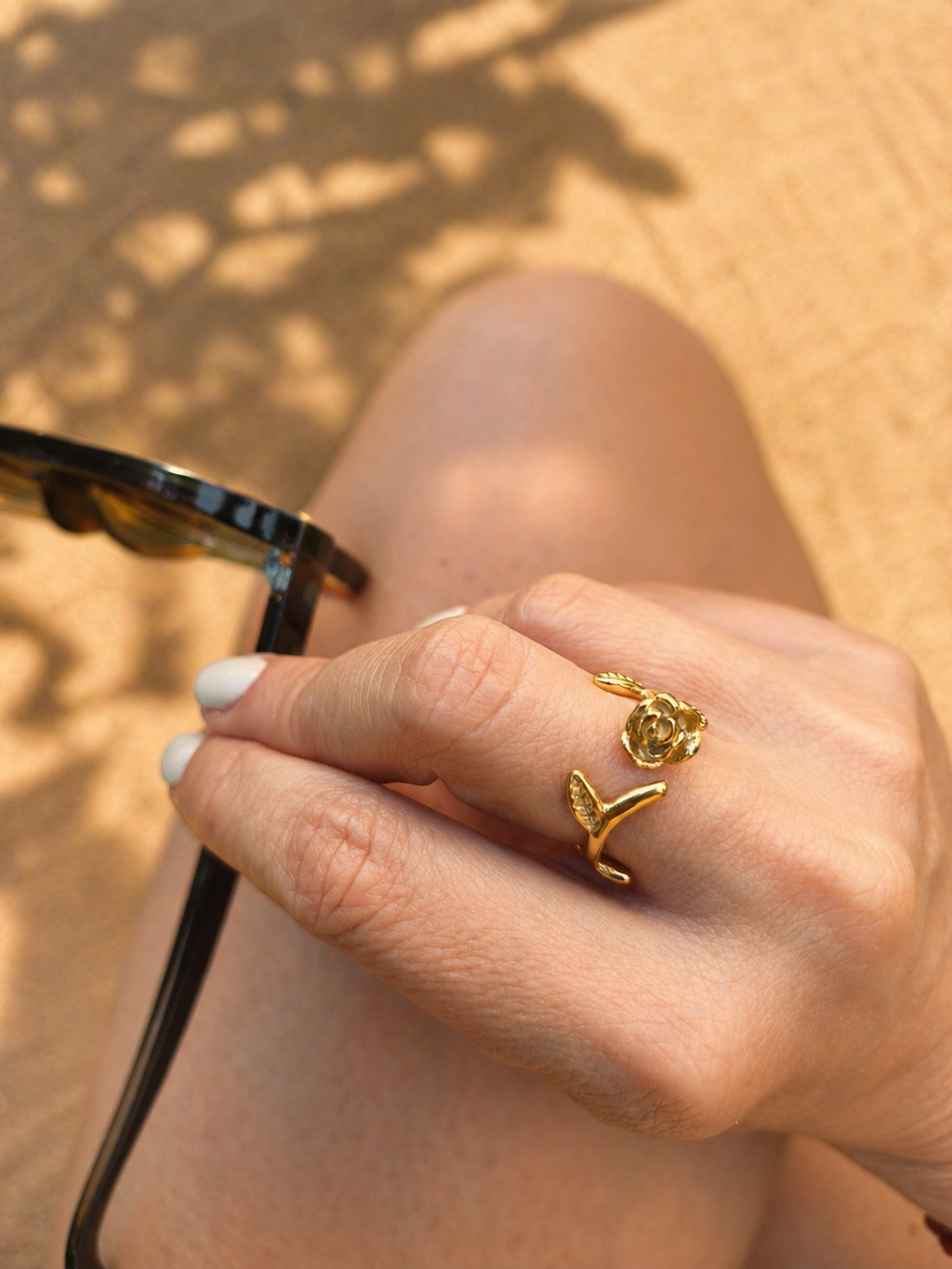 Anillo rosa del dragón dorado de acero quirúrgico
