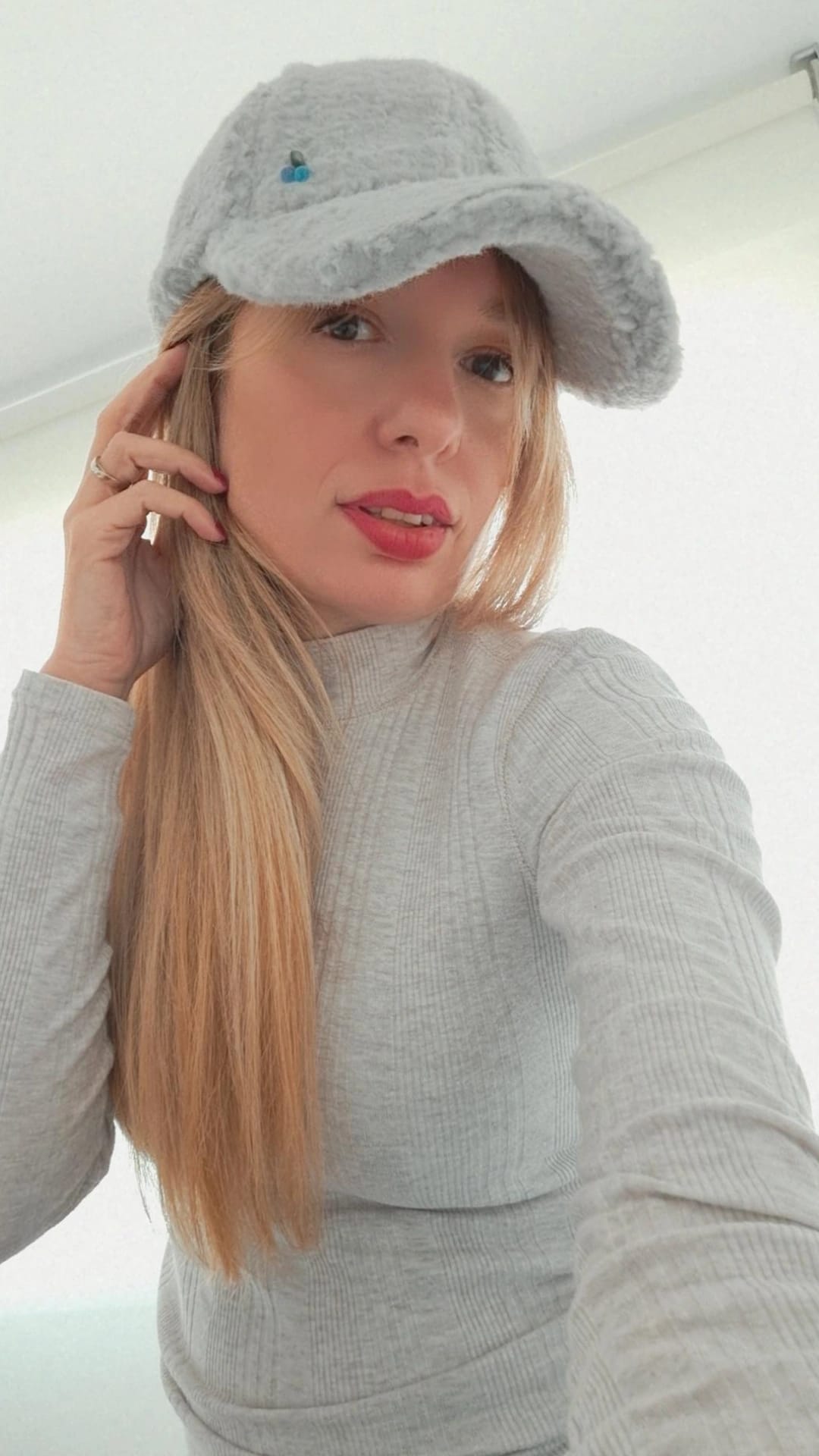 gorra-felpa-gris-cristal
