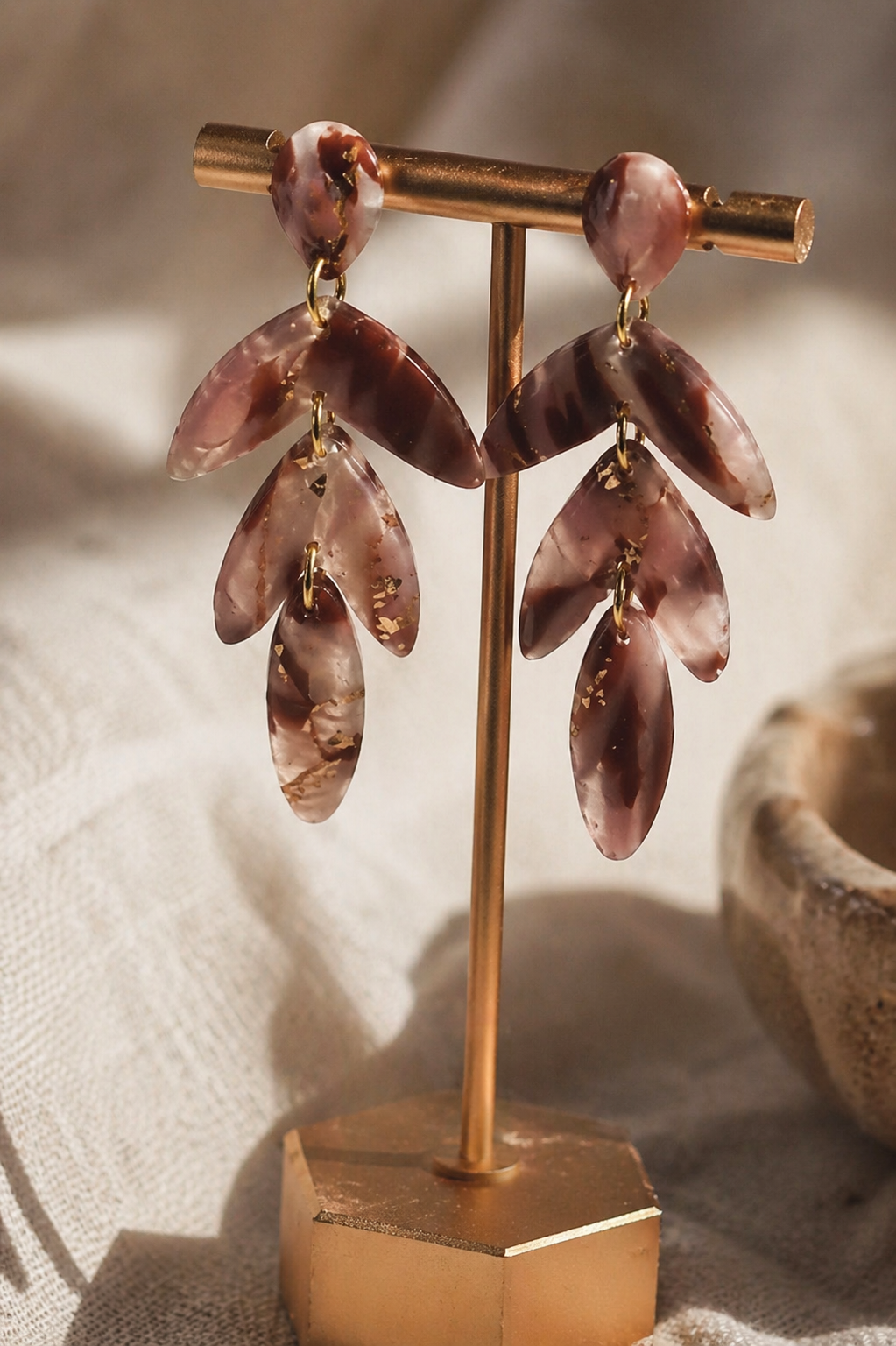 Pendientes largos hoja transparente, marrón y dorado