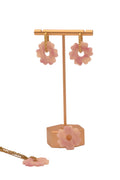 Pendientes con aro cuadrado facetado de acero y sakura charm