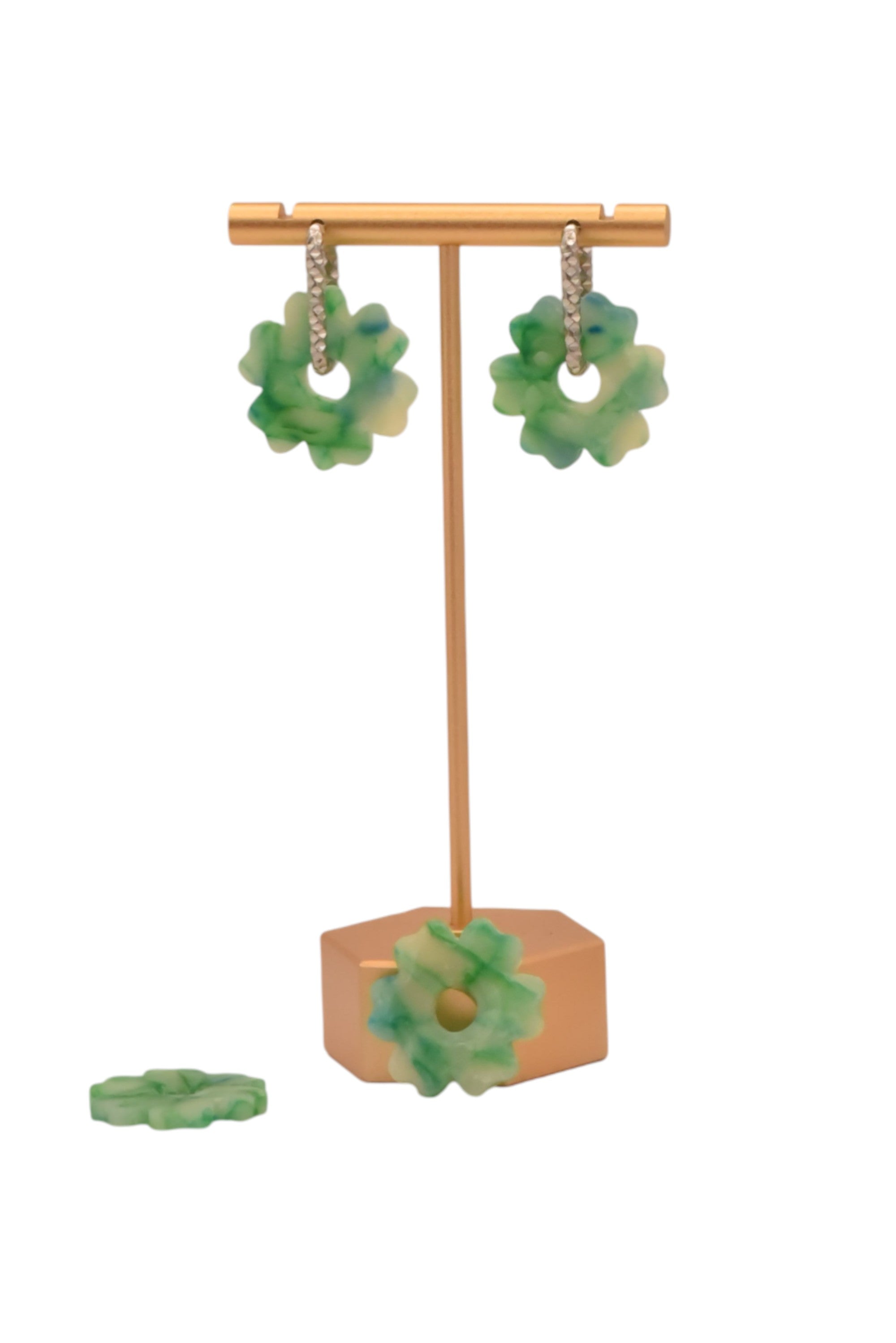 Ixe&Me I Pendientes con aro cuadrado facetado de acero y sakura charm